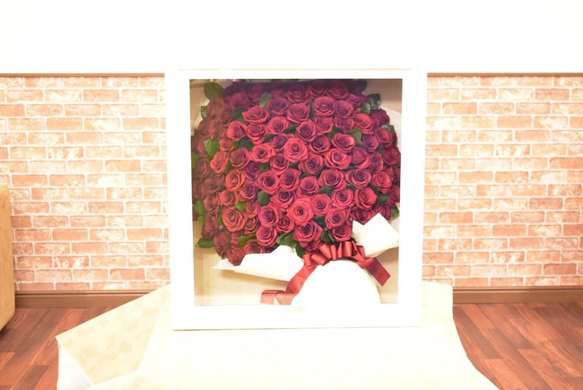 プロポーズのバラの花束を半永久的に保存加工 東京虎ノ門にて花束持ち込み開始 シンフラワー 株式会社のプレスリリース