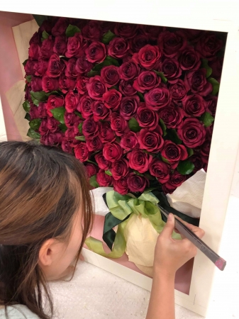 プロポーズのバラの花束を半永久的に保存加工 東京虎ノ門にて花束持ち込み開始 シンフラワー のプレスリリース