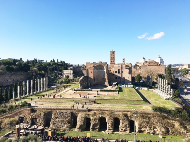 フェンディ カール ラガーフェルドと都市ローマとの絆を称え ウエヌスとローマ神殿の修復 およびパラティーノの丘での壮大なイベント開催を発表 フェンディ ジャパンのプレスリリース
