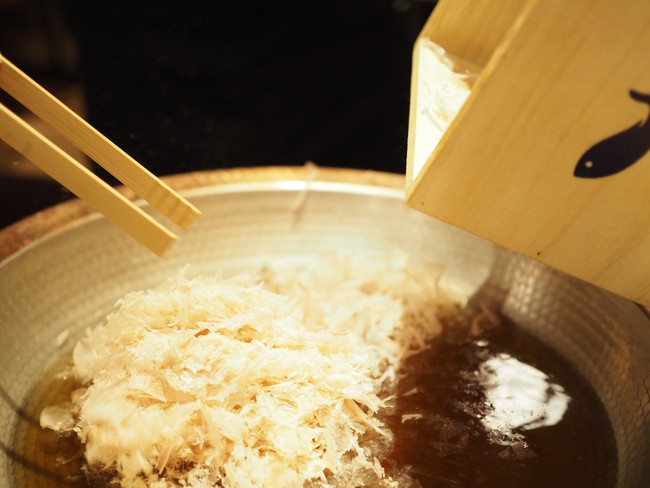 お客様の⽬の前で追い鰹