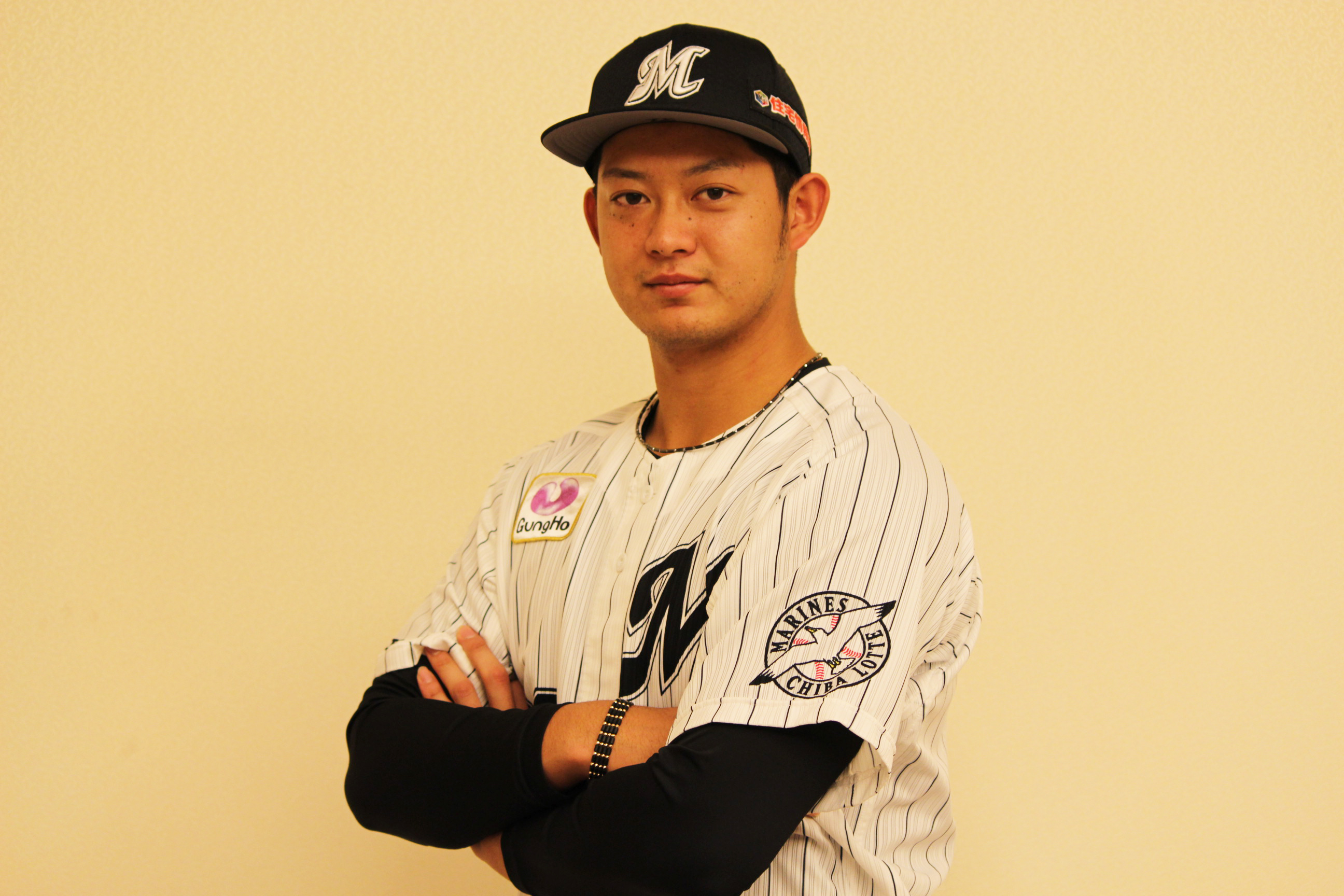 千葉ロッテマリーンズ 佐藤都志也選手 ホームユニフォーム