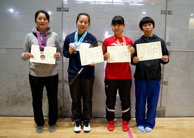 選手権女子入賞(向かって左から山田選手、林選手、坂田選手、岡田選手)