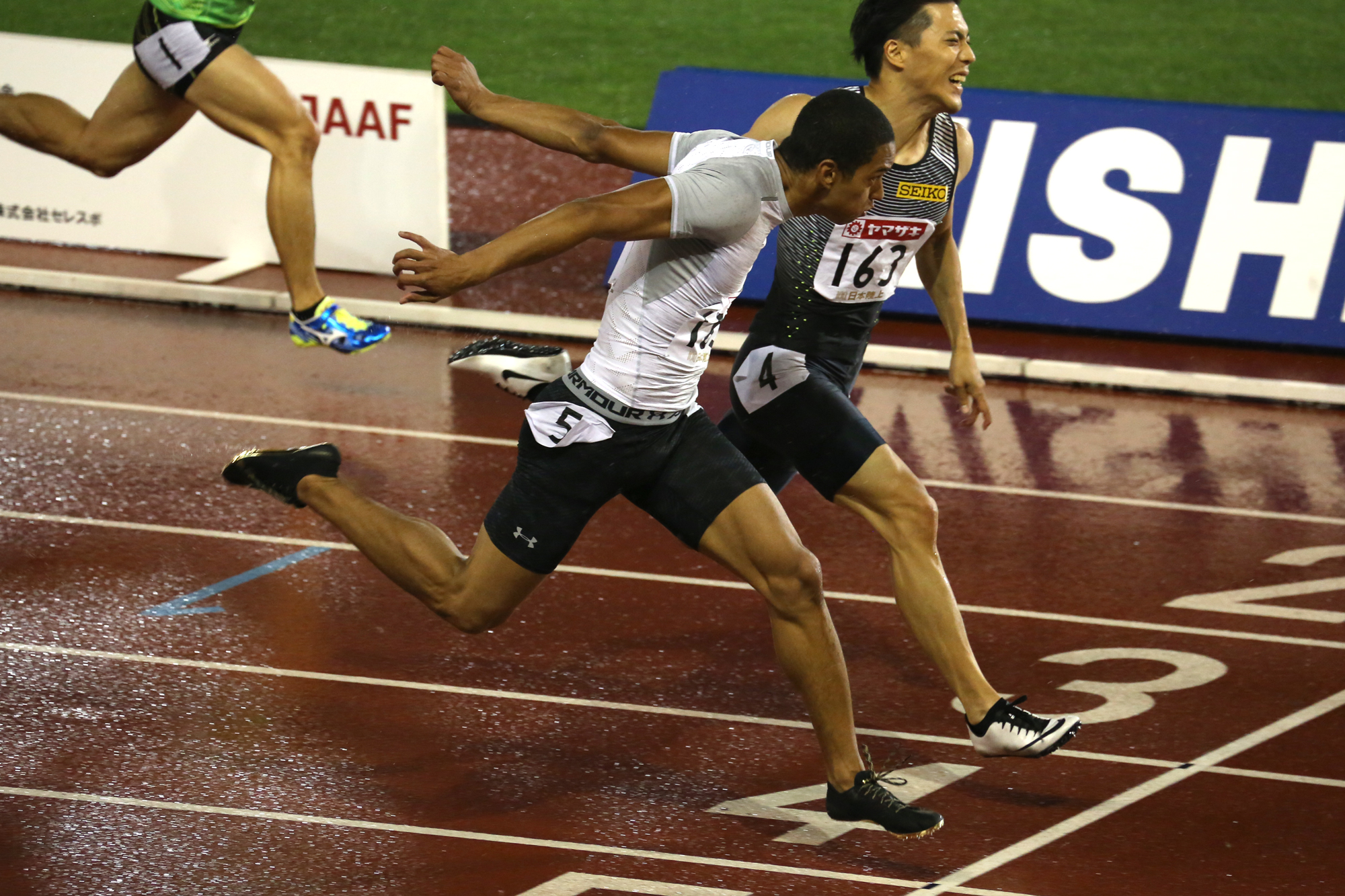 ドームトラッククラブ所属 ケンブリッジ飛鳥 短距離選手 第100回 日本陸上競技選手権大会決勝戦にて 10 16で男子100ｍ優勝 株式会社ドームのプレスリリース