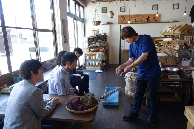 棒寒天 日本一の産地 長野県茅野 ちの 市で開催 白銀の寒天畑ガイドウォーク 予約受付スタート 企業リリース 日刊工業新聞 電子版