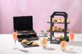 桃を丸ごと1玉あしらったパフェと味わうアフタヌーンティー。バニラ、アールグレイ、トンカ豆が彩る、香と音と味の三景／ザ ロイヤルパークホテル アイコニック 大阪御堂筋