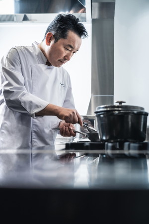シェフ 原田 慎次氏 シェフ 原田 慎次氏