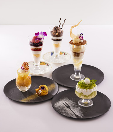 華やかなパフェが新登場 華やかなパフェが新登場