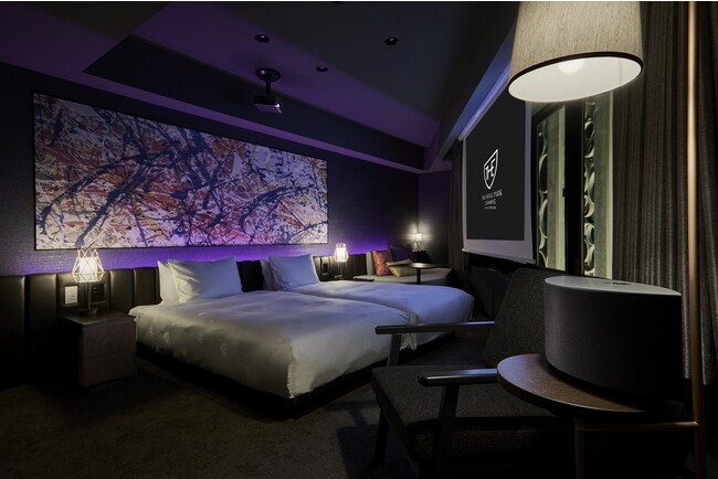 最大100インチの大画面に映し出される「映像」や、臨場感あふれる「音」に酔いしれる。