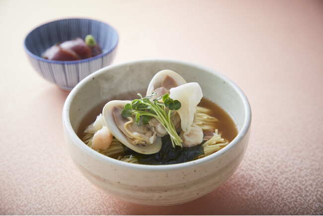 蛤と海老雲？入り貝出汁拉麺と鮪漬け丼