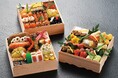 【ロイヤルパークホテル】毎年好評の豪華な「想咲おせち」や和洋中折衷の三段重など、おせち料理10/1予約開始。