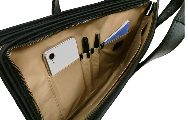 ダヴィンチファーロのコレクション「Alba Bridle Misto 3zip Shoulder Bag」goodpoint