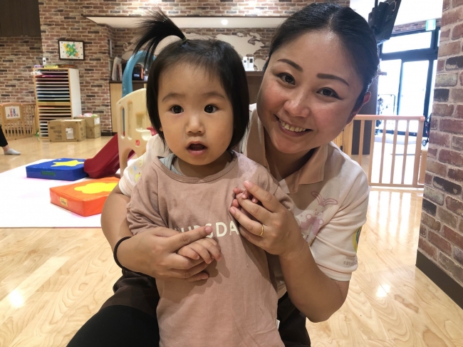 親子登園制度を利用している石田先生親子 親子登園制度を利用している石田先生親子