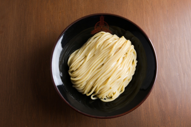 自家製オリジナル極太麺「角ストレート12番」