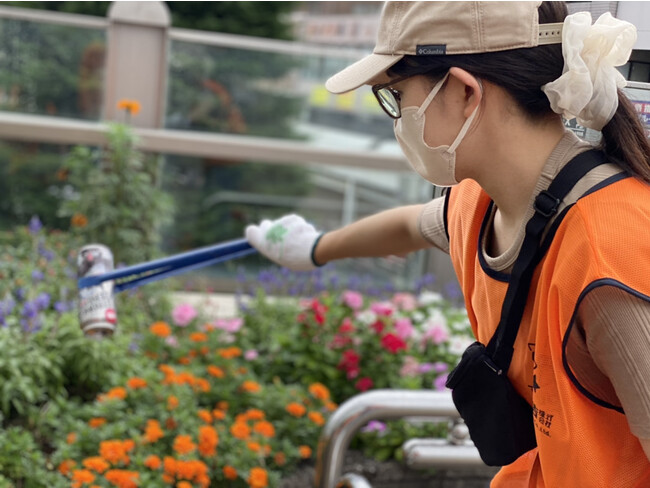掃除中のスタッフ１