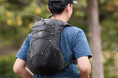 日本人設計で揺れ軽減 ランニングリュック「Fit-in Pack 10」発売