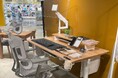 【期間限定展示】全国5店舗のインテリアショップLIVING HOUSEにて「Rasical Desk」と「GrowSpica Elite」が体験可能に。
