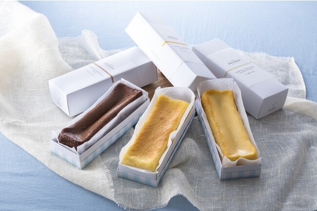 左から）テリーヌショコラ-アメール-、ドゥーブルフロマージュ スフレ、テリーヌ酒粕-櫻正宗-