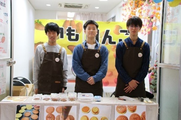 商店街での販売の様子 商店街での販売の様子