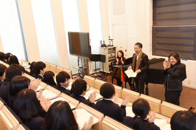 2017年12月に東京音楽大学で行われた特別授業の様子