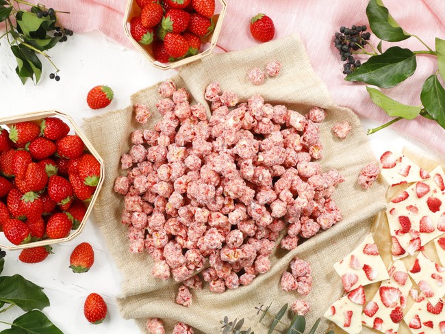 イチゴ好きにはたまらない 桜色がキュートな甘酸っぱい春限定レシピ ベリーベリーホワイトチョコレート 21年2月15日 月 より期間限定 数量限定で発売 Garrett Japan合同会社のプレスリリース