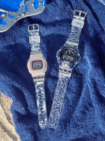 25頭のイルカ クジラが泳ぐ G Shock Baby G カシオ計算機株式会社のプレスリリース