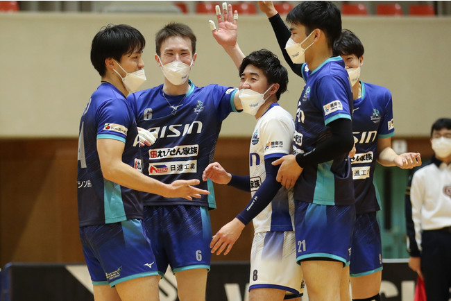 逆転勝利で6勝目をあげたアイシン 2月12日 対長野GR戦 第4セット 逆転勝利で6勝目をあげたアイシン 2月12日 対長野GR戦 第4セット