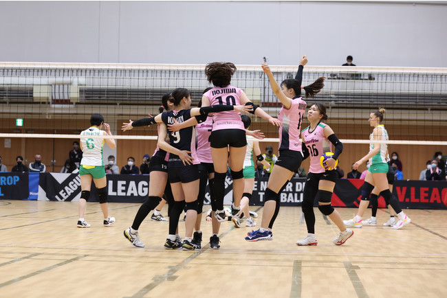 V・レギュラーラウンド1位から白星を奪い、V2女子初優勝となったルートイン 3月27日 対群馬銀行戦 V・レギュラーラウンド1位から白星を奪い、V2女子初優勝となったルートイン 3月27日 対群馬銀行戦