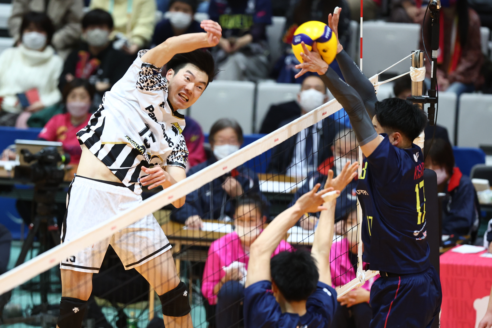 バレー/Vリーグ】V1男子・サントリーが東レを下して8連勝！V1女子