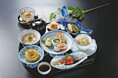 【明治記念館】懐石料亭『花がすみ』 7月1日（水）より、全室個室で味わう四季の香り〈夏ざんまい御膳〉を平日ランチ限定 でご提供！
