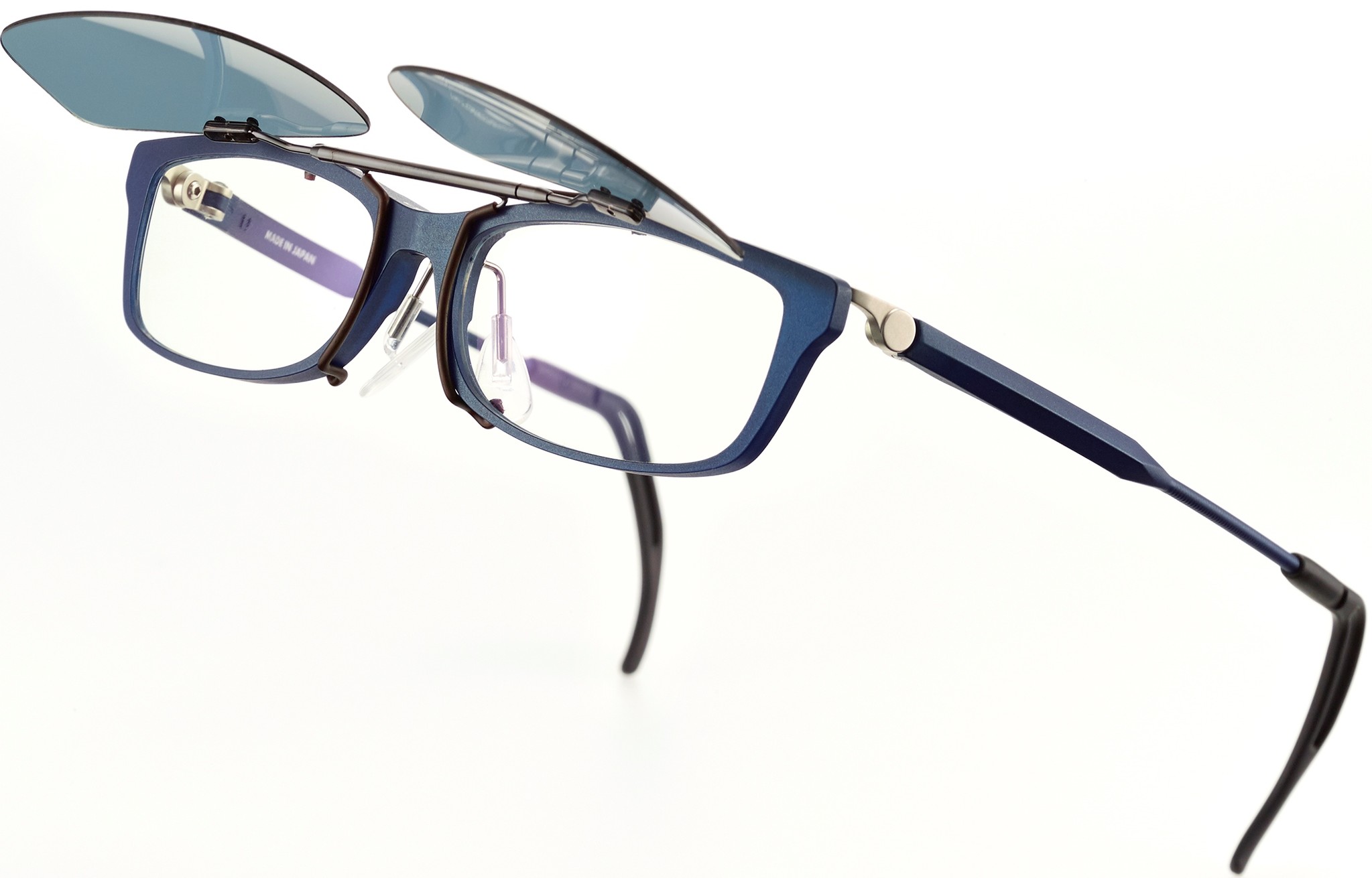 オーダーメイドメガネのアイメトリクスから新たなライフスタイルをご提案～煩わしい光をカット！メガネが指一本でサングラスに！～｜株式会社アイ