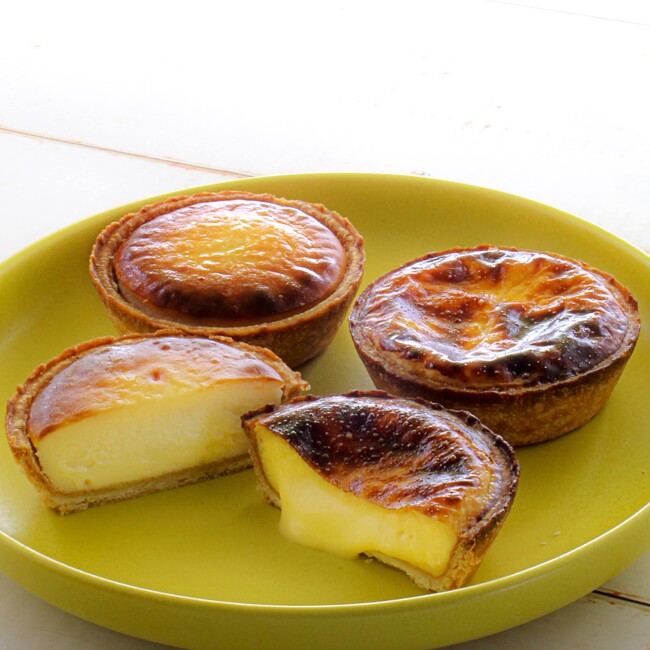 左:ザ・チーズタルト 右:バスクチーズケーキタルト 左:ザ・チーズタルト 右:バスクチーズケーキタルト