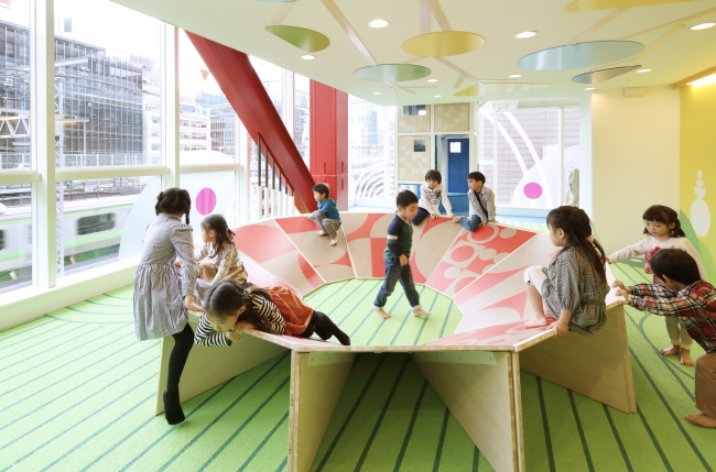 子供の遊びを可視化する 預かり型の室内遊び場koko ココ 有楽町にオープン 企業リリース 日刊工業新聞 電子版