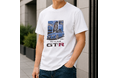 R34の迫力を一枚に。SKYLINE GT-R (R34) デザインTシャツが新登場！楽天市場で予約販売を開始しました。