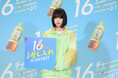 anoさんが『アサヒ 十六茶』をかけて「フラフープチャレンジ!」!記録は「40回」で差し入れGET 「汗をかいた後は一段とおいしい」と笑顔