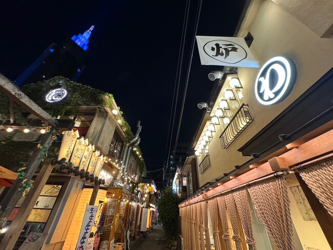 古民家を改装した飲食店が軒を連ねる通りに新たな灯りがまたひとつ 古民家を改装した飲食店が軒を連ねる通りに新たな灯りがまたひとつ