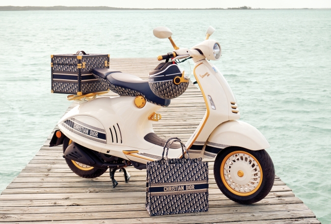 VESPA 946 CHRISTIAN DIOR: BIRTH OF A NEW ICON, AN ODE TO JOIE DE