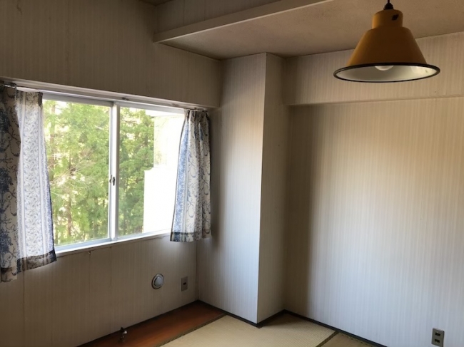 湯沢町内に立地する、リノベーション予定のマンションの部屋