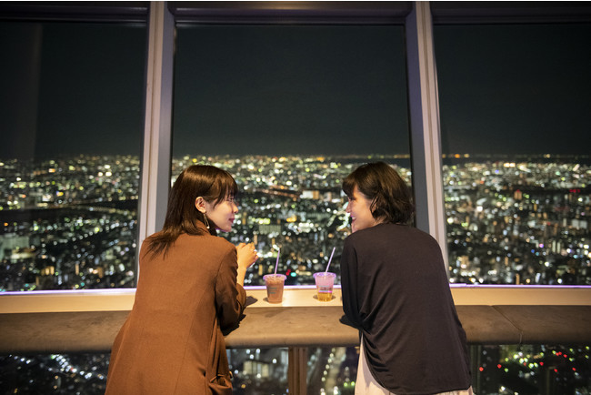 「SKYTREE CAFE」フロア３５０　©TOKYO-SKYTREE