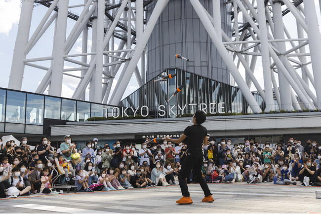 △ソラマチ大道芸フェスティバル(過去の様子)　(C)TOKYO-SKYTREETOWN