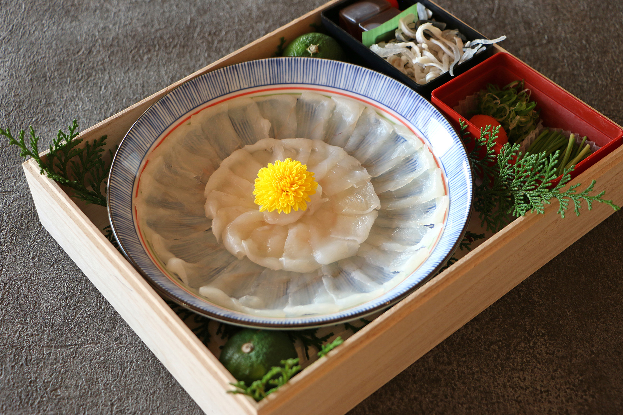 福をお届け!ふく鍋+てっさ(ふぐ刺身)のふぐ鍋二段セット『ふく福』国産食材を食べて応援「#元気いただきますプロジェクト」参加!|ホテルアナガの ...