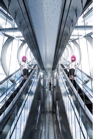 「 Reflection Girl | STRAYM NFT 」2016