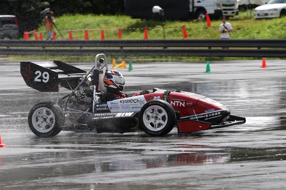 学生フォーミュラ日本大会19 九州工業大学オープンキャンパスにて公開記者発表 Jsaeのプレスリリース