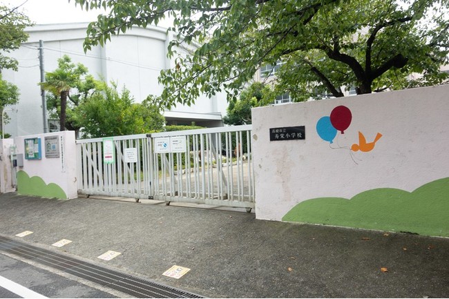 鉄筋の錆、施工不良などでブロック塀事故が発生した 大阪府高槻市の寿栄小学校
