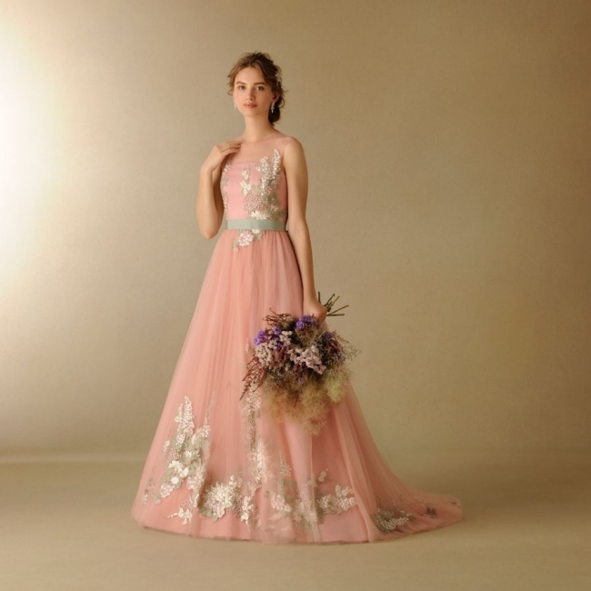 大人気のフラワーモチーフのドレスも入荷 Takami Bridalが19年秋冬の新作ドレスを発表 Takami Holdings株式会社のプレスリリース