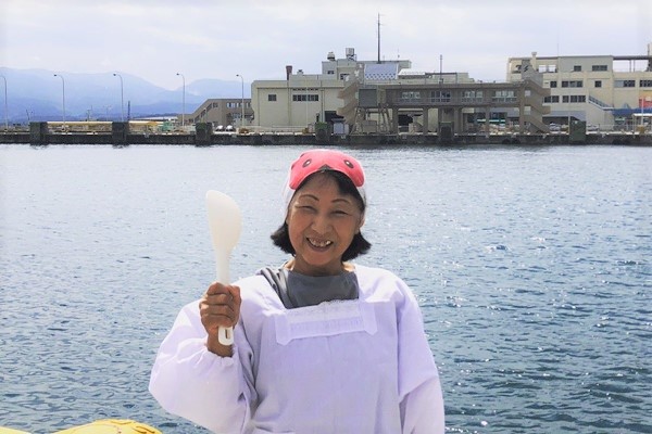 トキの手ぬぐいがかわいらしい佐渡の”おにぎり母ちゃん隊”がおにぎりのライブ販売をします！