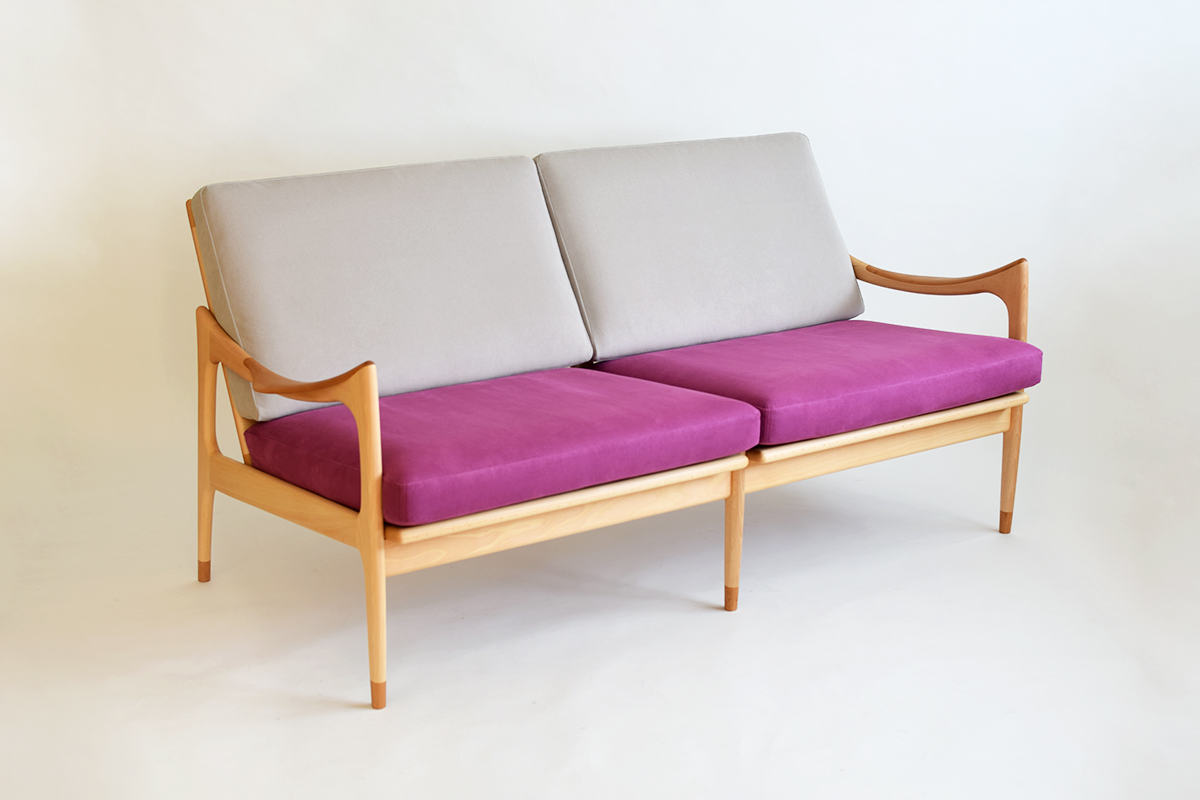 北欧デザインの巨匠、フィン・ユールの家具を彷彿とさせる美しい肘掛け 
