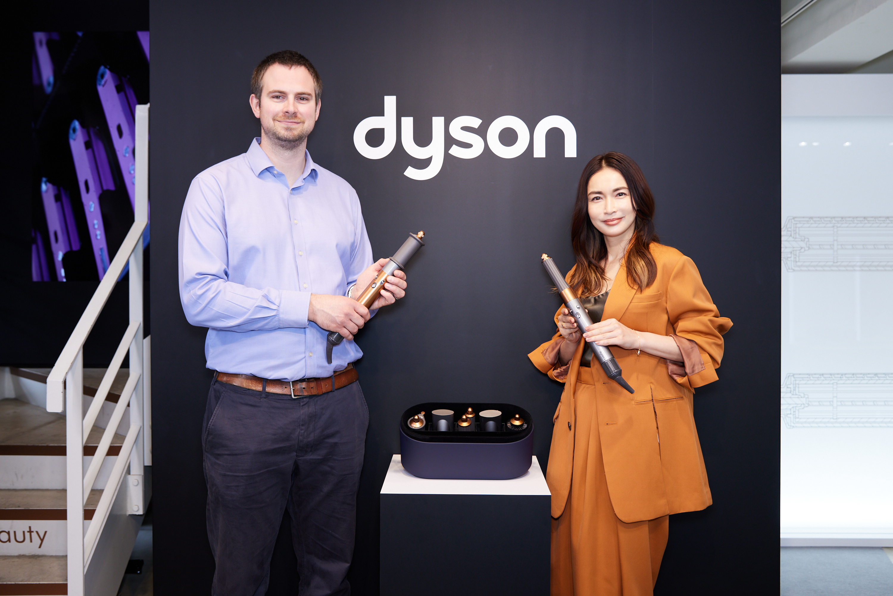 ダイソンヘア ビューティーアイコンの長谷川京子さんが、『Dyson