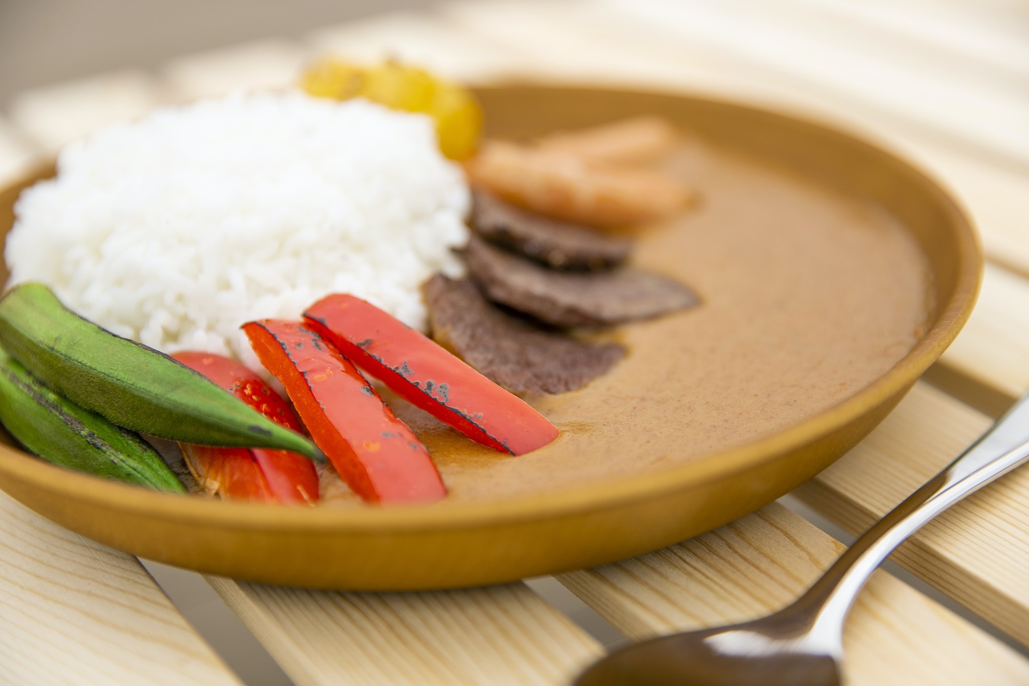 カレー専門店 ココイチ と開発した無数にアレンジできるキャンプ用カレー マイキャンプカレー や最高の口抜け感を感じられる カレー 専用スプーン など21年7月1日より発売 株式会社アルペンのプレスリリース