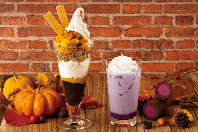 [左から] かぼちゃのモンブランパフェ、紫いもラテ