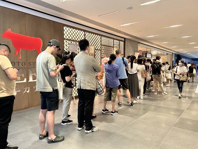香港1号店オープン時の様子
